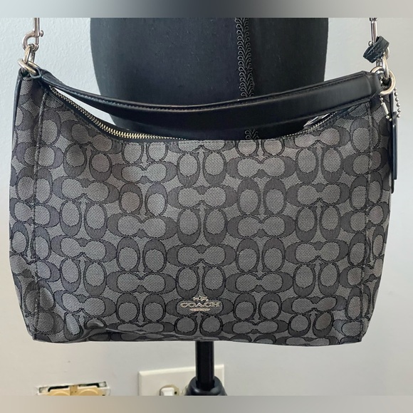 COACH EAST/WEST CELESTE HOBO
SIGNATURE BAG (F58284) BLACK... - Picture 4 of 14